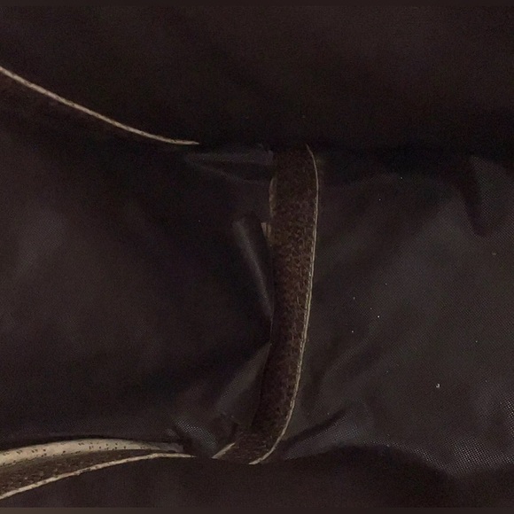 Authentic Vintage Gucci Clutch. Fair condition - Picture 7 of 11